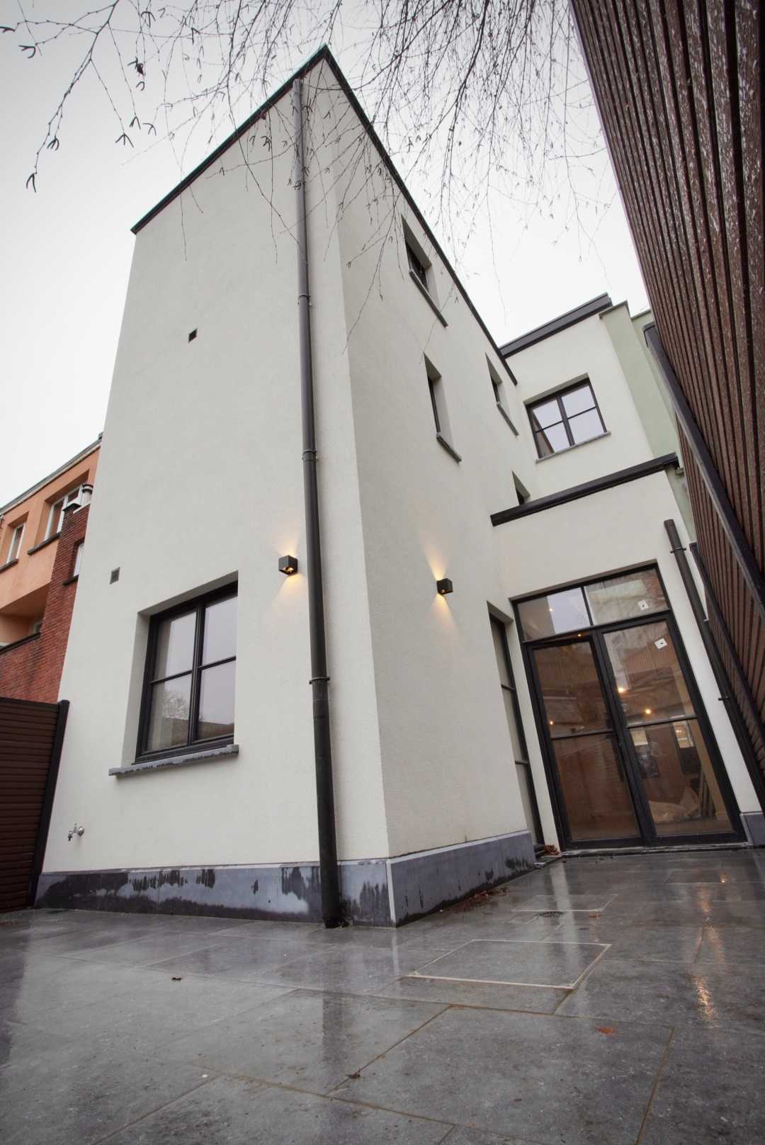 Huis te koop in Berchem met 6 slaapkamers - foto 2