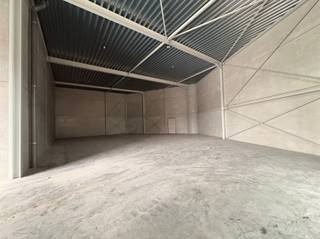 Nieuwbouw magazijn te huur 335 m²In een recent ontwikkeld en verzorgd magazijnenpark bieden wij een nieuwbouw magazijn van 335 m² te huur aan. Deze...
