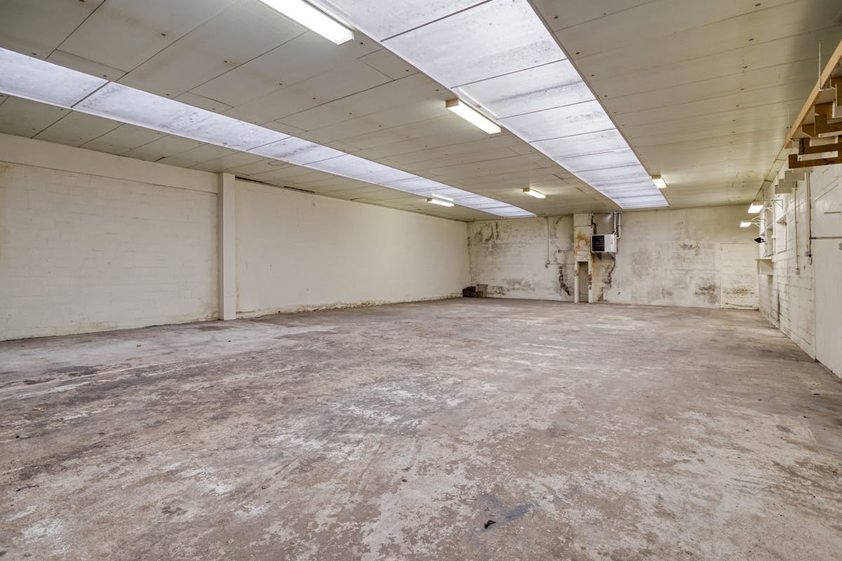 Huis (2slpk) met garage en loods (180m²) te Assebroek - foto 2