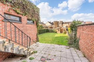 DEZE RUIME EN CHARMANTE GESLOTEN BEBOUWING IS GELEGEN OP PIJPENHOF 39 IN BILZEN, OP EEN PERCEEL VAN 2A 88CA IN EEN RUSTIGE BUURT.Je woont hier op een...