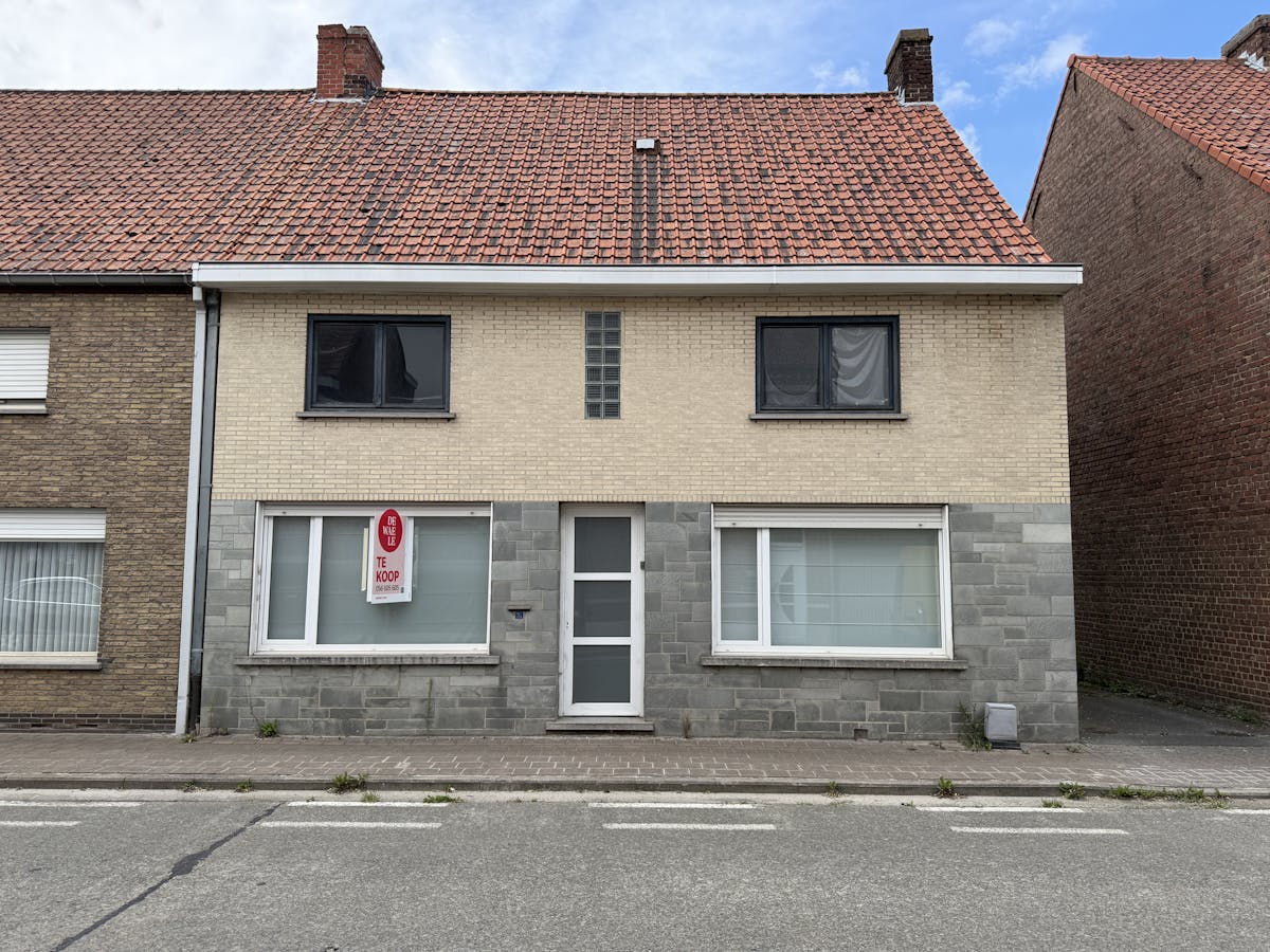 Maison à rénover entièrement à vendre dans le centre de Wielsbeke - photo 1
