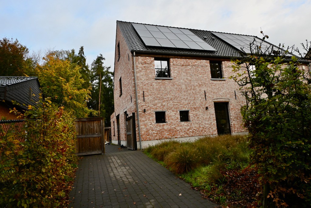 Recente energiezuinige woning met grote tuin ! - foto 1