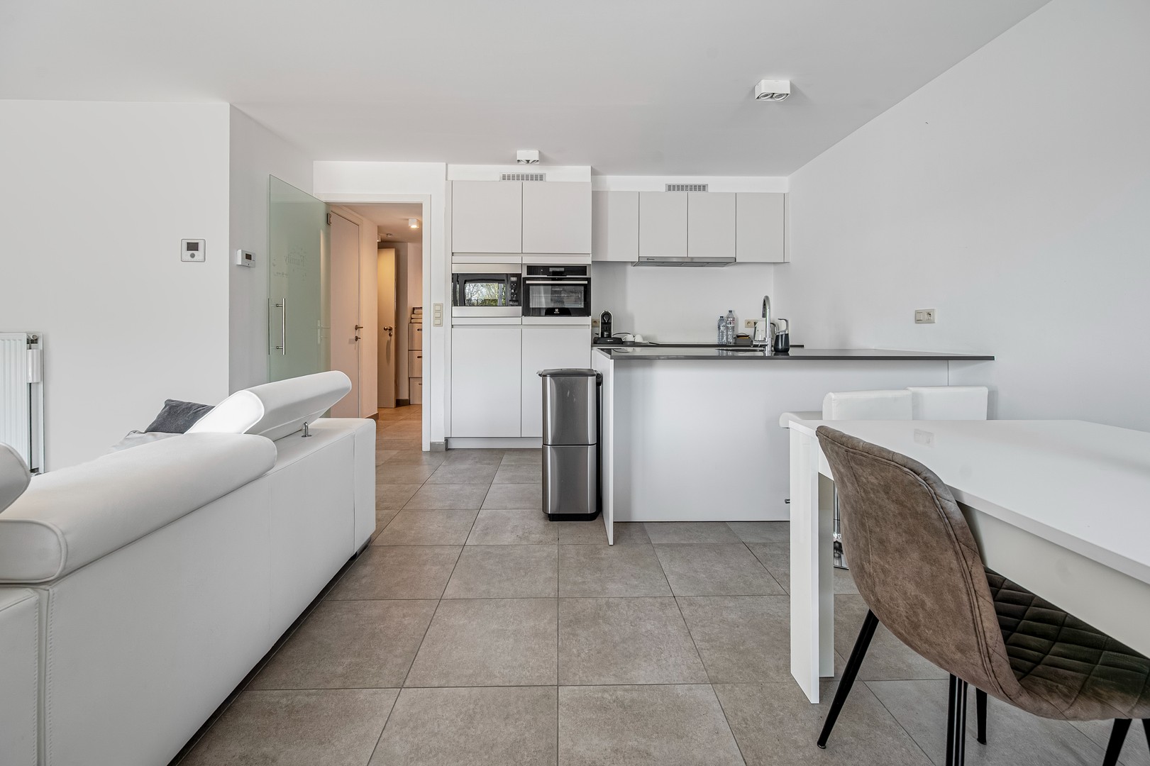 Stijlvol en lichtrijk 2slpk appartement met ruim zonneterras in Burcht - photo 5