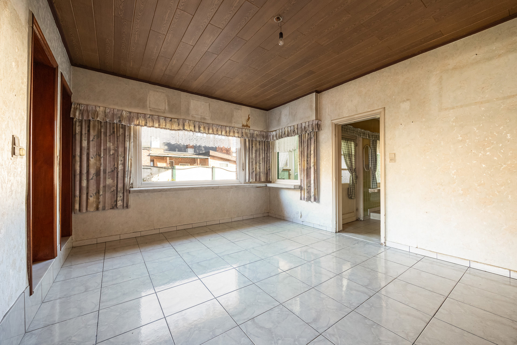 TE RENOVEREN HALFOPEN BEBOUWING MET ZUID-OOSTTUIN OP 457M² - foto 4