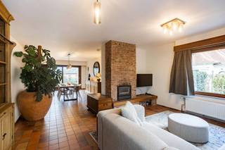 Instapklare woning met 3 slaapkamers op topligging in AsseBent u op zoek naar een instapklare woning in Asse? Dan stellen wij u graag deze charmante...