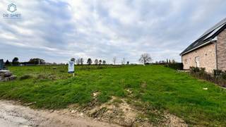 Welkom bij deze unieke kans voor vastgoedontwikkeling in het charmante VIANE. Dit perceel biedt u een ongerepte canvas om uw droomproject...