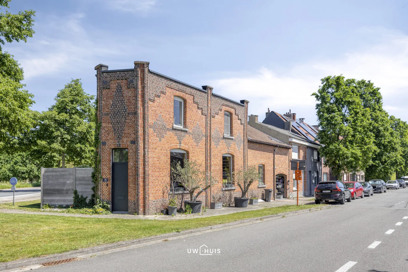 Zeer leuke en ruime hoekwoning met tal van troeven voor het hele gezin - foto 1