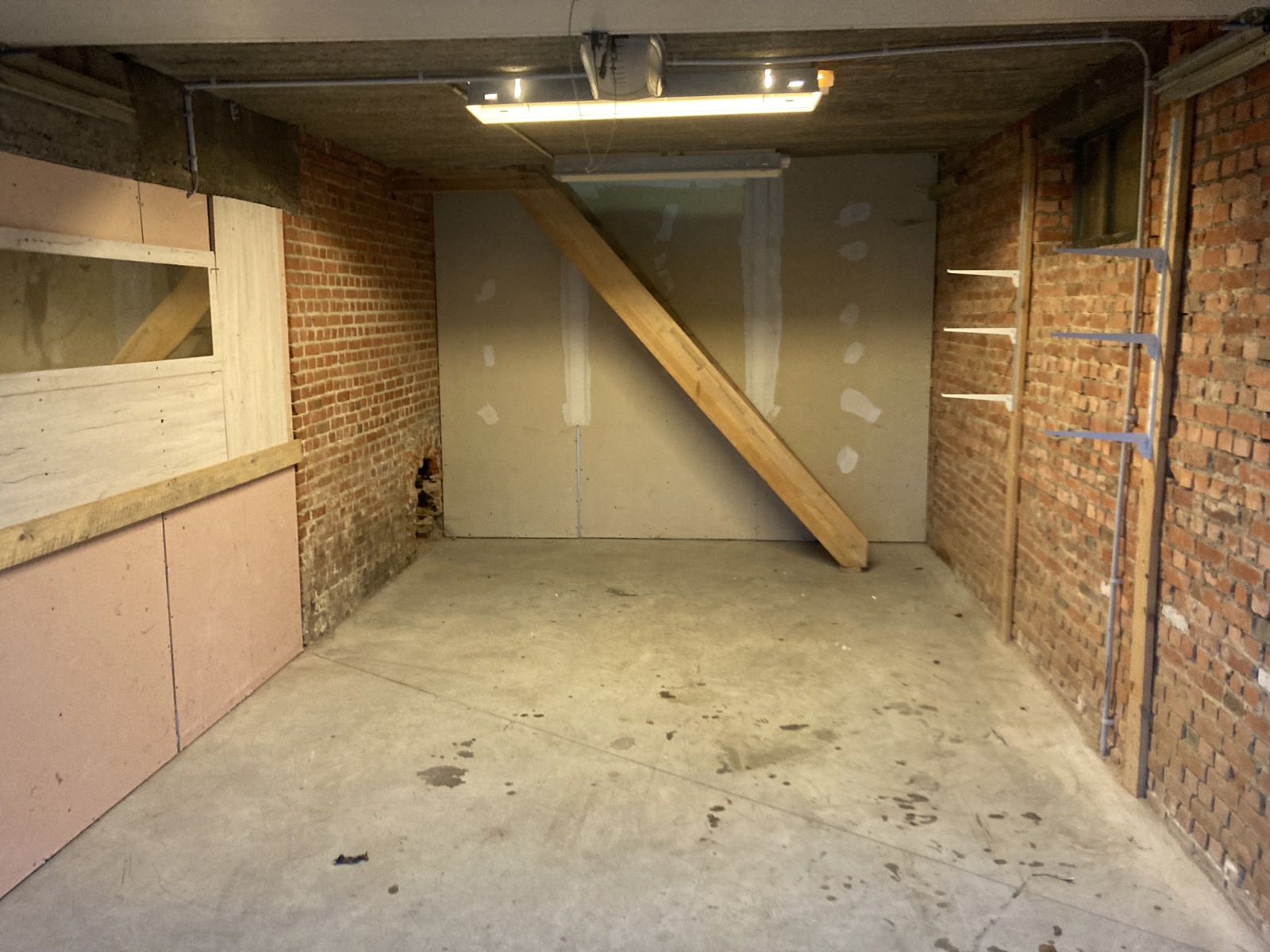 Ruim magazijn met automatische poort - foto 2