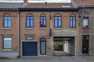 Uitermate ruime, knusse, bel-etagewoning met 3 slaapkamers, inpandige garage, stadskoertje te huur in het hartje van het historische stadscentrum...