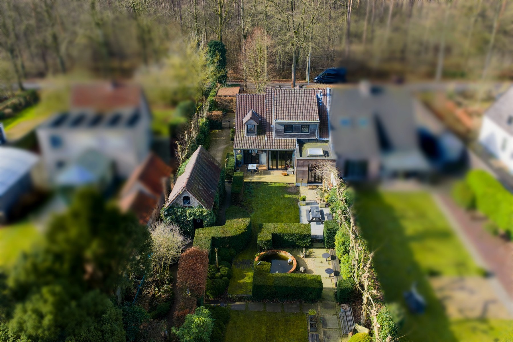 Charmante halfopen woning met polyvalent bijgebouw - foto 4