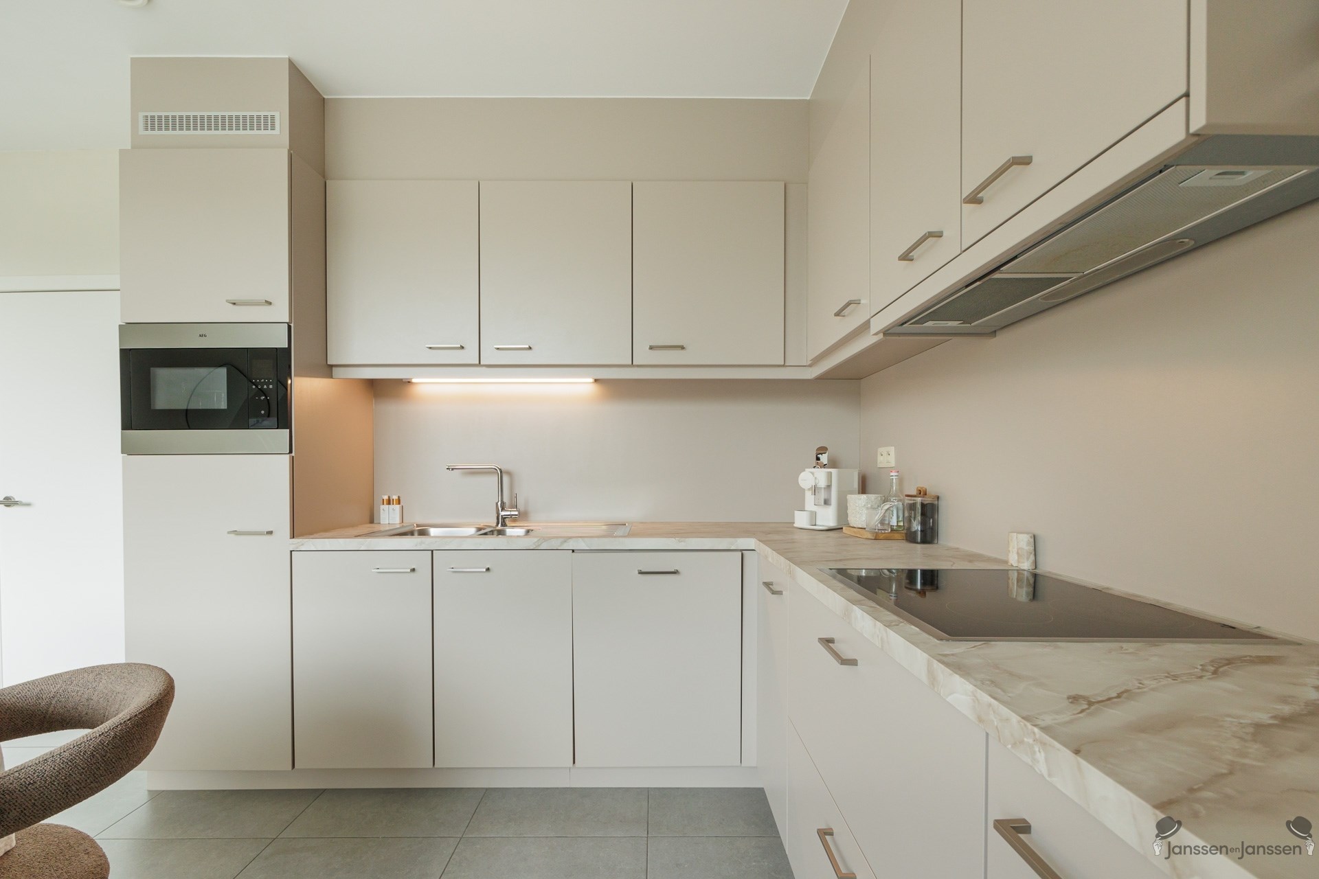 Mooi appartement met schitterend uitzicht en groot terras en parkeerplaats - foto 5