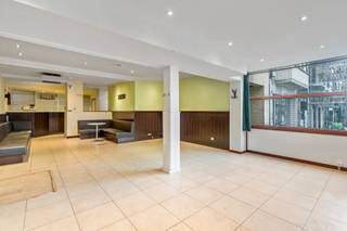 Aan het Leopoldpark te Blankenberge, treffen we dit goed gelegen handelspand aan. Door zijn locatie nabij de jachthaven, de Grote Markt, het strand...