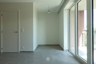 GENT - Jozef Guislainstraat 92: Op zoek naar een nieuwbouw appartement met ruim terras en parkeerplaats te huur in Gent? Dan is dit pand mogelijk...