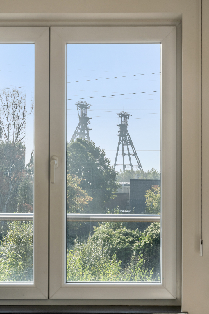 Exclusief penthouse met ruim terras, 2 slpk, extra brede autostaanplaats, centrum Houthalen - foto 5