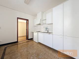 Rustig, centraal gelegen appartement.Appartement gelegen in het centrum, met als indeling: inkom, toilet, doucheruimte, keuken, woonkamer met...