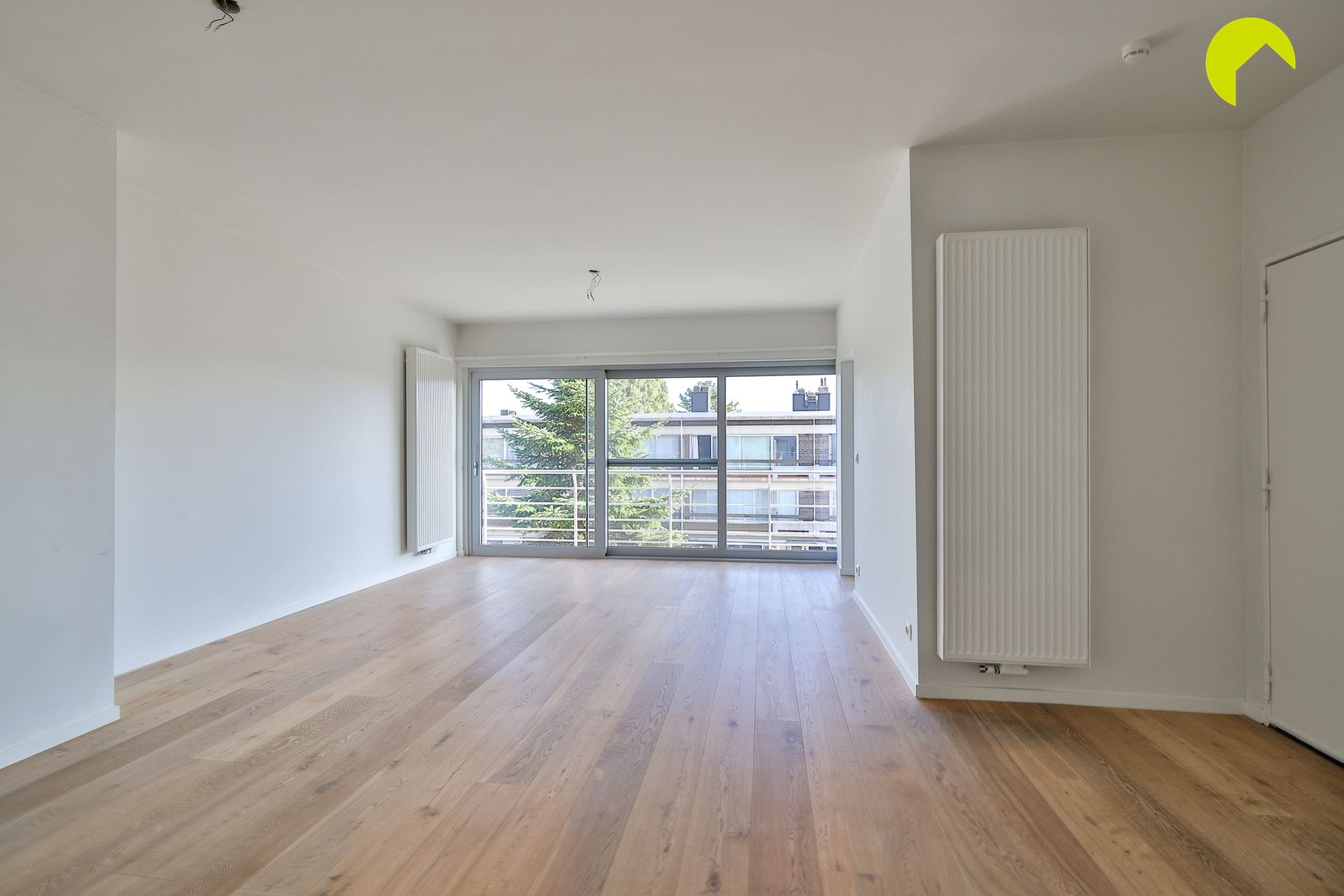 100% gerenoveerd appartement in rustige straat! - foto 3