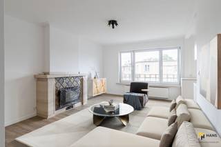 Jozef Mulsstraat 51 (2e verd.) - Merksem Gerenoveerd appartement (73 m²) met 2 slaapkamers, garagebox en terras (4 m²) in Merksem.mogelijks te...