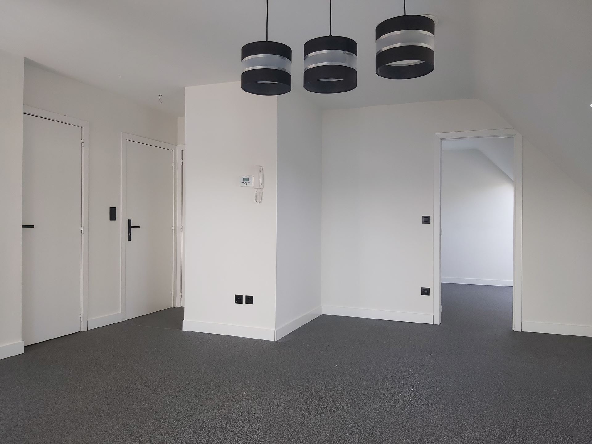 Appartement met 1 slaapkamer, terras en privatieve autostaanplaats in Maasmechelen! - foto 4