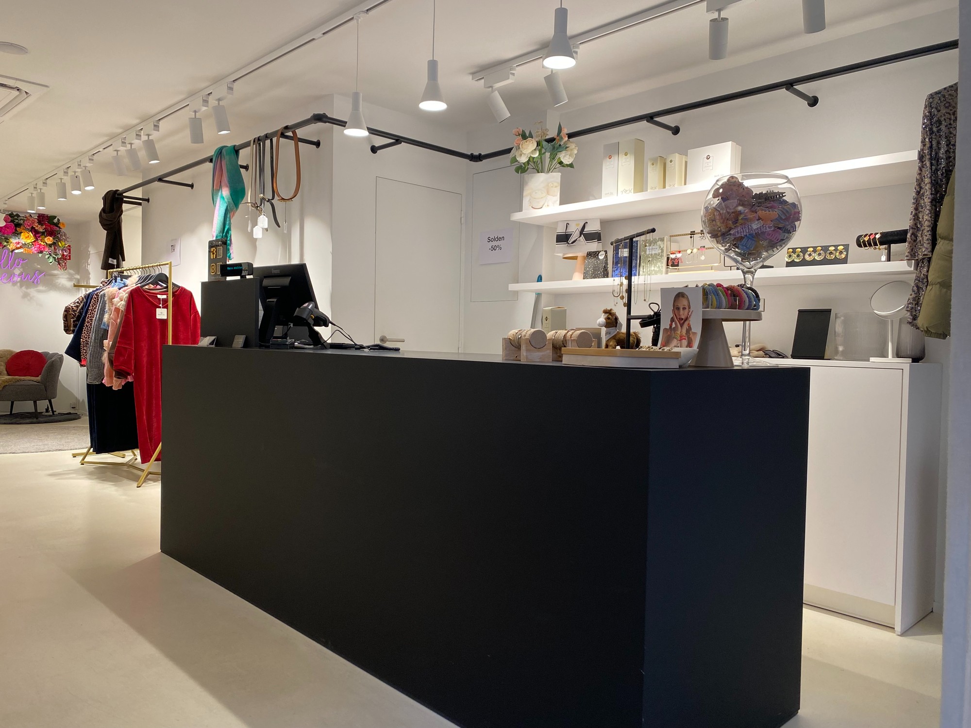 Uiterst centraal gelegen handelspand - topligging Markt - foto 4