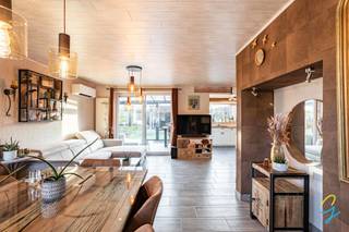 TE KOOP IN MERELBEKEOntdek deze energiezuinige halfopen bebouwing met EPC-label A, perfect voor wie comfortabel en duurzaam wil wonen. Dankzij de...