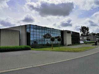 Goed onderhouden en polyvalent bedrijfsgebouw, gelegen op het industrieterrein van Heverlee/Haasrode met een vlotte bereikbaarheid (vlakbij de...