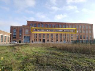 Industriële casco kantoorverdieping 800 m² met Scheldezicht.Unieke kantoorruimte van 800m² op 1e verdieping met zijdelings Scheldezicht. De...
