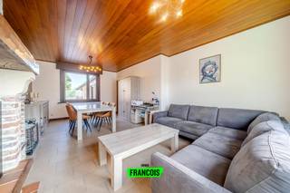 In een rustige woonwijk, op wandelafstand van het centrum van Diksmuide, bevindt zich deze te renoveren woning met 3 slaapkamers. Dankzij de...