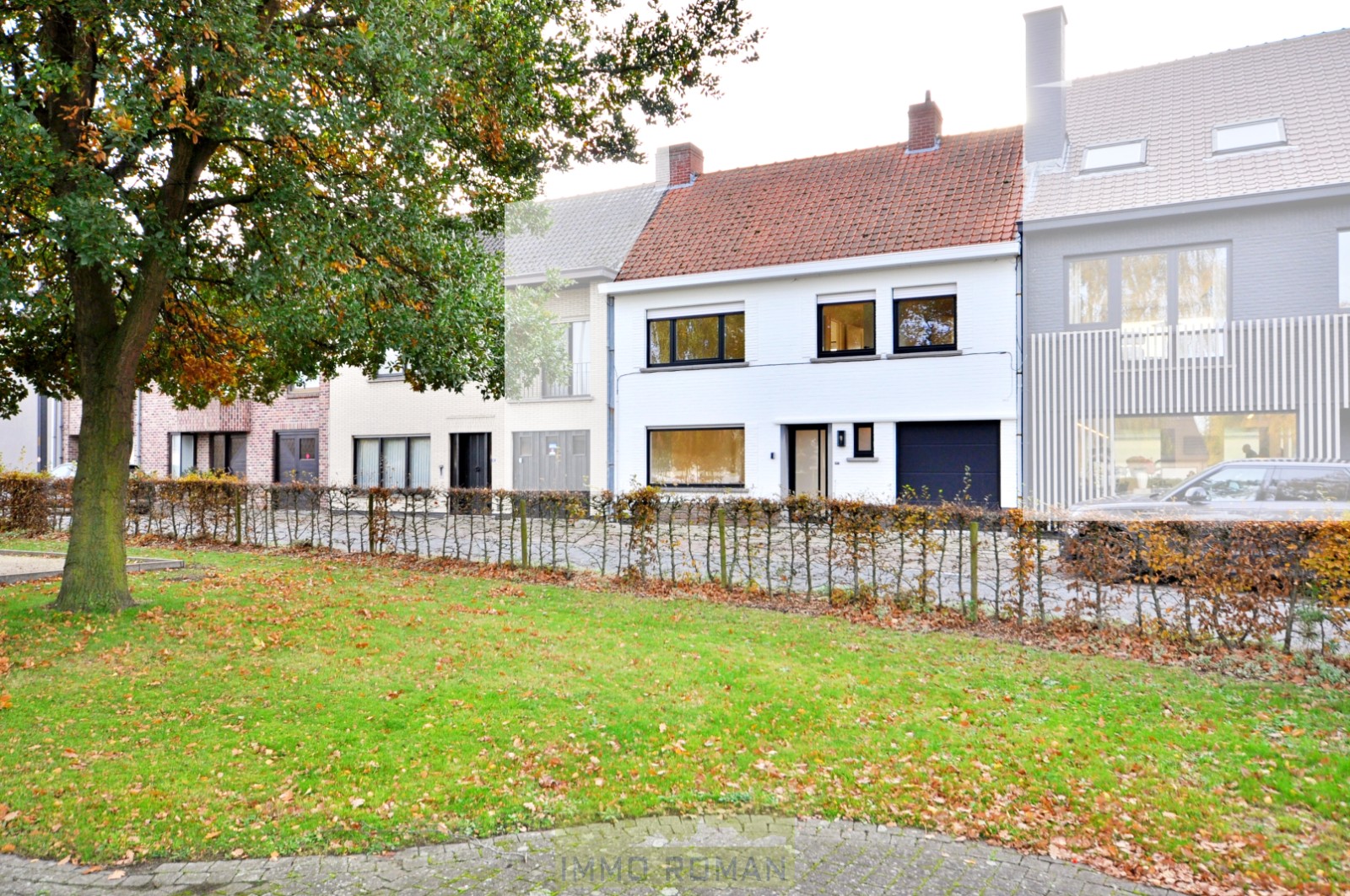 Gerenoveerde woning met ruime tuin te Anzegem! - photo 1