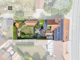 Immense maison avec tout ce qu'il faut !...