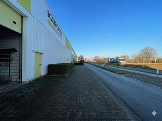 Will you be Kärcher's new neighbor? This commercial building for rent offers a unique opportunity at a prime location on the Nieuwe Steenweg in...