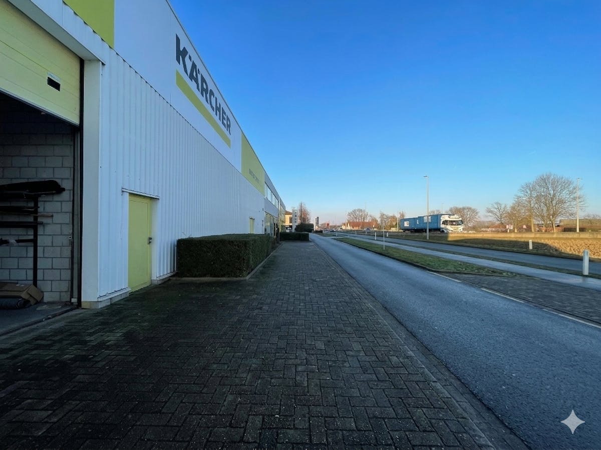 Magazijn (1.050 m²) met kantoor (72 m²) te huur in Temse - foto 3