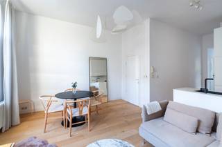 PLAN UW BEZOEK VIA VOLGENDE LINK: https://listed.mijnhuurprofiel.be/whise/7316562Bent u opzoek naar een stijlvol bemeubeld 1-slpk appartement op een...