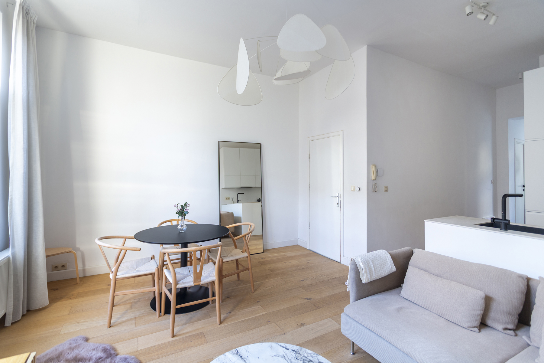 Bemeubeld 1slpk appartement met terras op het bruisende Zuid - foto 3