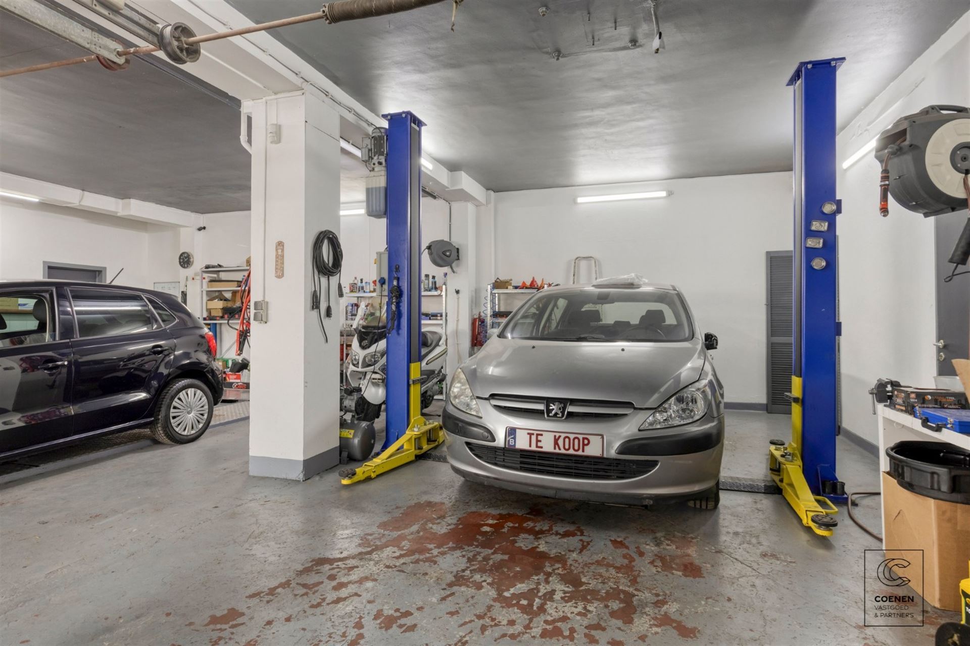 Commercieel pand/garage op uitstekende locatie te Deurne! - foto 4