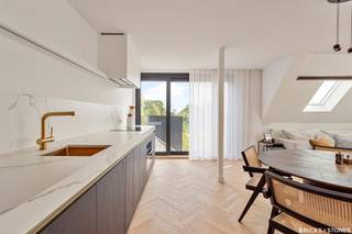 Villa appartement ‘The Attick’ bevindt zich op de twee bovenste verdiepingen van de kasteelvilla.Dit prachtige duplex-appartement (A8) is gelegen op...