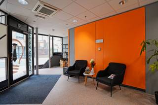 Bent u op zoek naar de ideale locatie om uw zaak te laten groeien of te starten?Deze instapklare kantoorruimte van 165 m² bevindt zich in het...