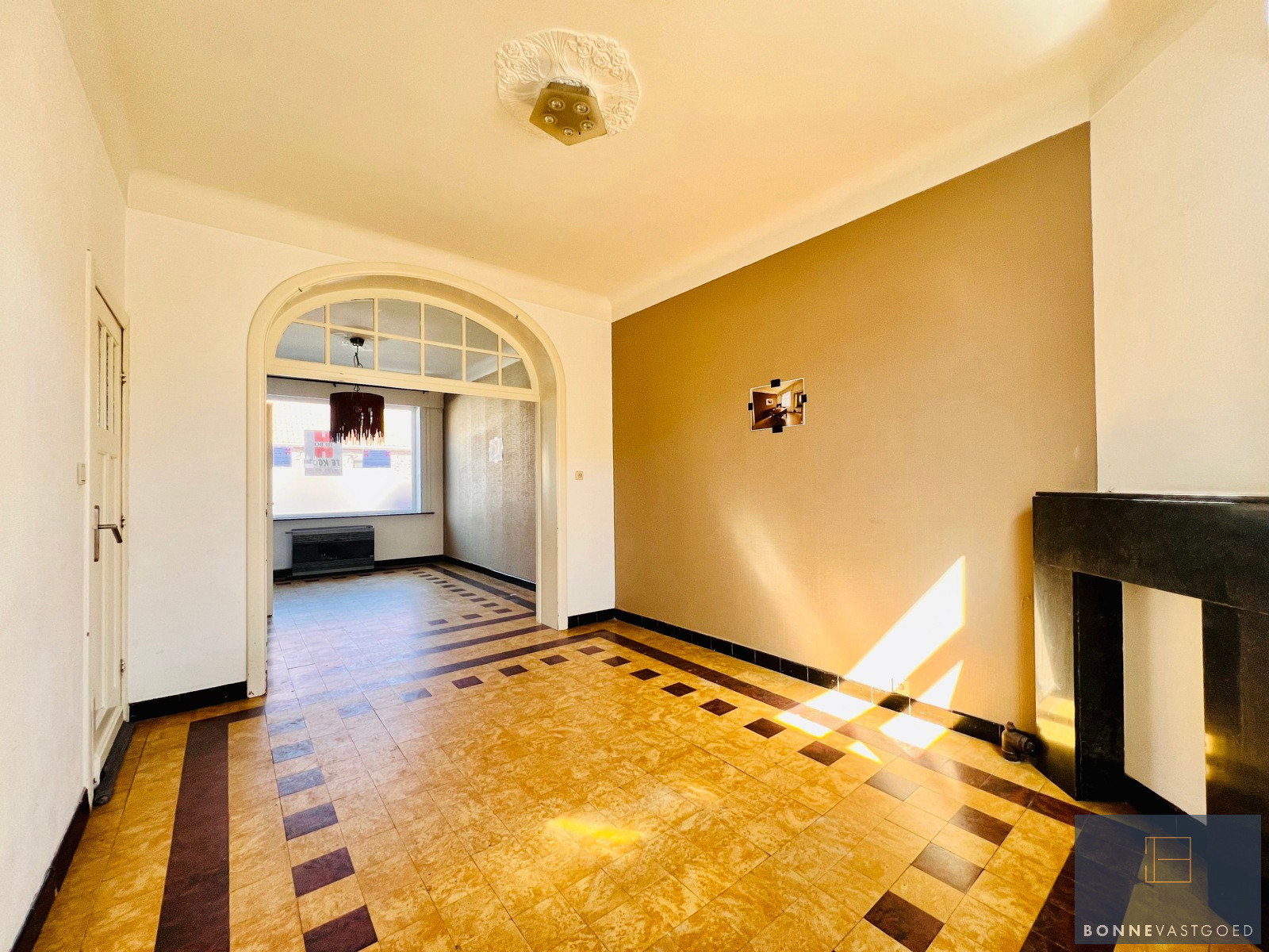 Te renoveren woning met zonnige tuin in Sint-Kruis - foto 4