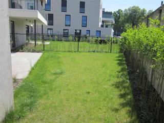 <p><span>Te koop: een nieuwbouw gelijkvloers appartement van 100 m²,</span></p><p><span>Prachtige ligging aan het kanaal Herentals-Bocholt in Geel-Ten Aard.</span></p><p><span>Appartement  bestaande uit inkom, living met open keuken, badkamer met douche, bad en dubbele lavabo, apart toilet, grote berging, 2 slaapkamers van 16 en 9 m².Terras van 20 m² en grote tuin.</span></p><p><span>Appartement heeft een individuele ondergrondse parkeerplaats en een ondergrondse privatieve kelderberging. Deze zitten in de totaalprijs inbegrepen.</span></p><p><span>Appartement heeft vloerverwarming en is uitgerust met zonnepanelen. Lift aanwezig.</span></p><p><span>Appartement is vanaf 1 juni 2025 verhuurd voor een vaste periode van 15 jaar, wat zekerheid garandeert qua inkomsten.</span></p><p><span>Het appartement wordt nog verkocht aan 12% BTW (op voorwaarde van aanvaarding door BTW diensten). Mooie langetermijnbelegging.</span></p><p><span>Alle andere details te bespreken op kantoor.</span></p><p><span>Plaatsbezoeken na afspraak. </span></p><p><span> </span></p>