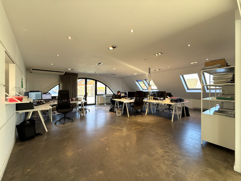 Instapklare kantoorruimte van 278 m² op commerciële topligging – Erpe-Mere - foto 2