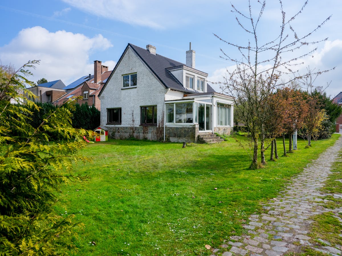 Te renoveren huis met 4 slaapkamers te Assebroek  - foto 4