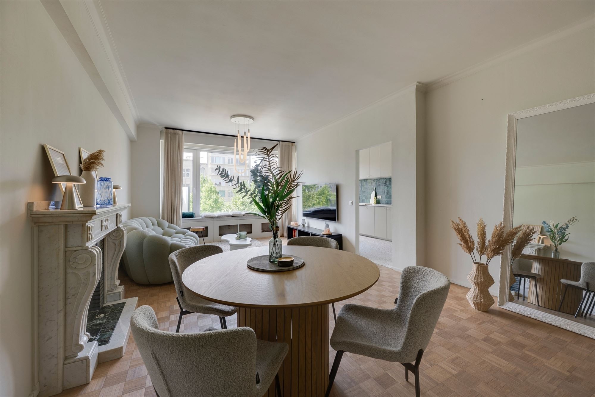 Stijlvol gerenoveerd stadsappartement met terras - foto 4