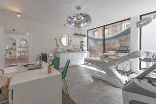 Discover this attractive and strategically located office space in the vibrant heart of Saint-Gilles, just a stone’s throw from Avenue Louise,...