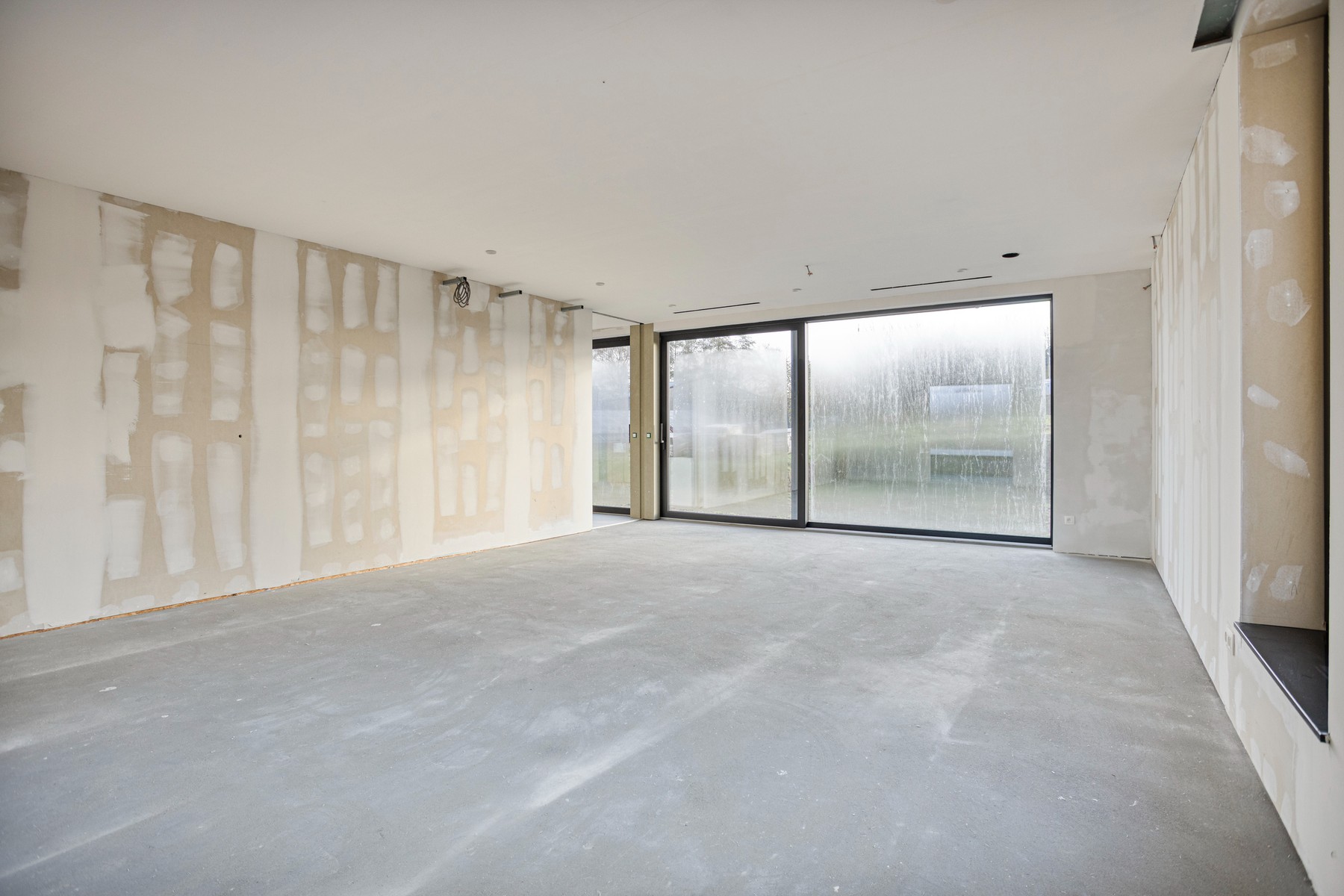 Moderne, af te werken woning op een perceel van 10a 58ca. - foto 5