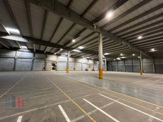 Fantastisch gelegen logistiek magazijn met een oppervlakte van 9.100 m² (uitbreidbaar tot 15.370 m²/12.310m²) op een terrein à 25.323 m² te huur...