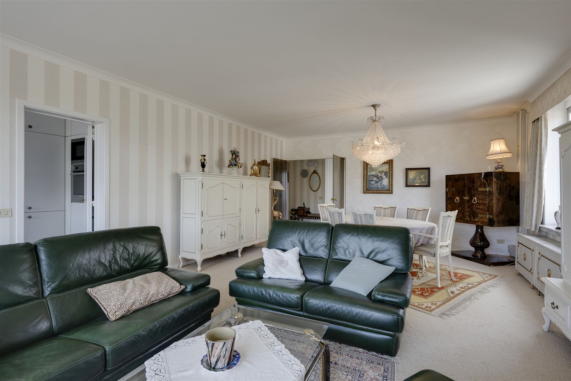 Ruim appartement met 2 slaapkamers inclusief garagebox nabij het Rivierenhof - foto 3