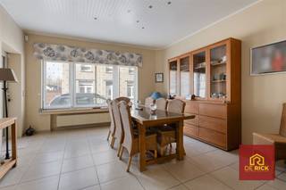 <p>Welcome to this beautiful home in Affligem. This well maintained home is ideal for those looking for comfort and space.</p><p>The house has a living area of 208 m² and is situated on a plot of 818 m².</p><p>On the ground floor you will find the living area, which is open and bright, with a cozy sitting area and dining area that flow nicely into each other. The kitchen is fully equipped and practical. Adjacent is an extension with a laundry room, a separate toilet and a shower room.</p><p>On the second floor you will find a spacious bedroom with dressing room and a renovated bathroom, equipped with a walk-in shower, toilet and double sink. There is also an office space. The attic is fully furnished as a bedroom.</p><p>Furthermore, the house has a garage, ideal for your car and extra storage space.</p><p>Outside you will enjoy a covered terrace where you can relax all year round. The garden offers enough privacy and space to make it your own.</p><p>Additional assets: 10 solar panels with home battery, gas central heating, air conditioning, alarm, ..</p><p>In short, a pleasant and practical house in a quiet location in Teralfene, where you can immediately feel at home.</p><p>After receiving the bids, the seller will decide whether to sell the property to the best offer. The price is thus not binding on the seller.<br />For more info please contact us at 053/70.23.67 or at info@derick.be. </p>