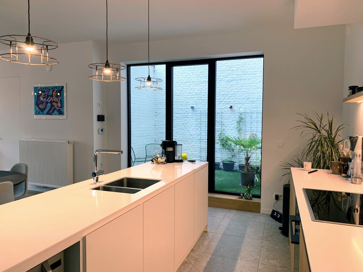 Prachtig gerenoveerde appartement te koop met uitweg - foto 5