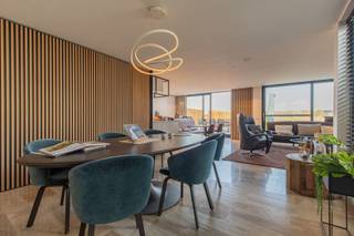 INSTAPKLARE OPEN BEBOUWING MET TIJDLOZE ARCHITECTUUR, 4 SLAAPKAMERS EN MOOIE TUIN OP 8A 51CA.De villa is gelegen langsheen de Kapelstraat in een...