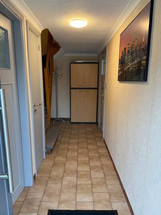 Bel-étage, prêt à emménager, situé dans un quartier très calme à proximité d'une école, d'une pleine de jeux et à distance de pas de tous...