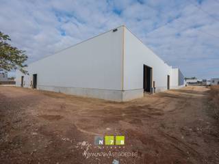 UNIT 1 VAN 510M² IN BEDRIJVENPARK GREMELSLO TE MAASEIK.KENMERKEN- oppervlakte: 510m²- 1 sectionaalpoort (4.00m breed x 4.20m hoog)- gevelbekleding:...